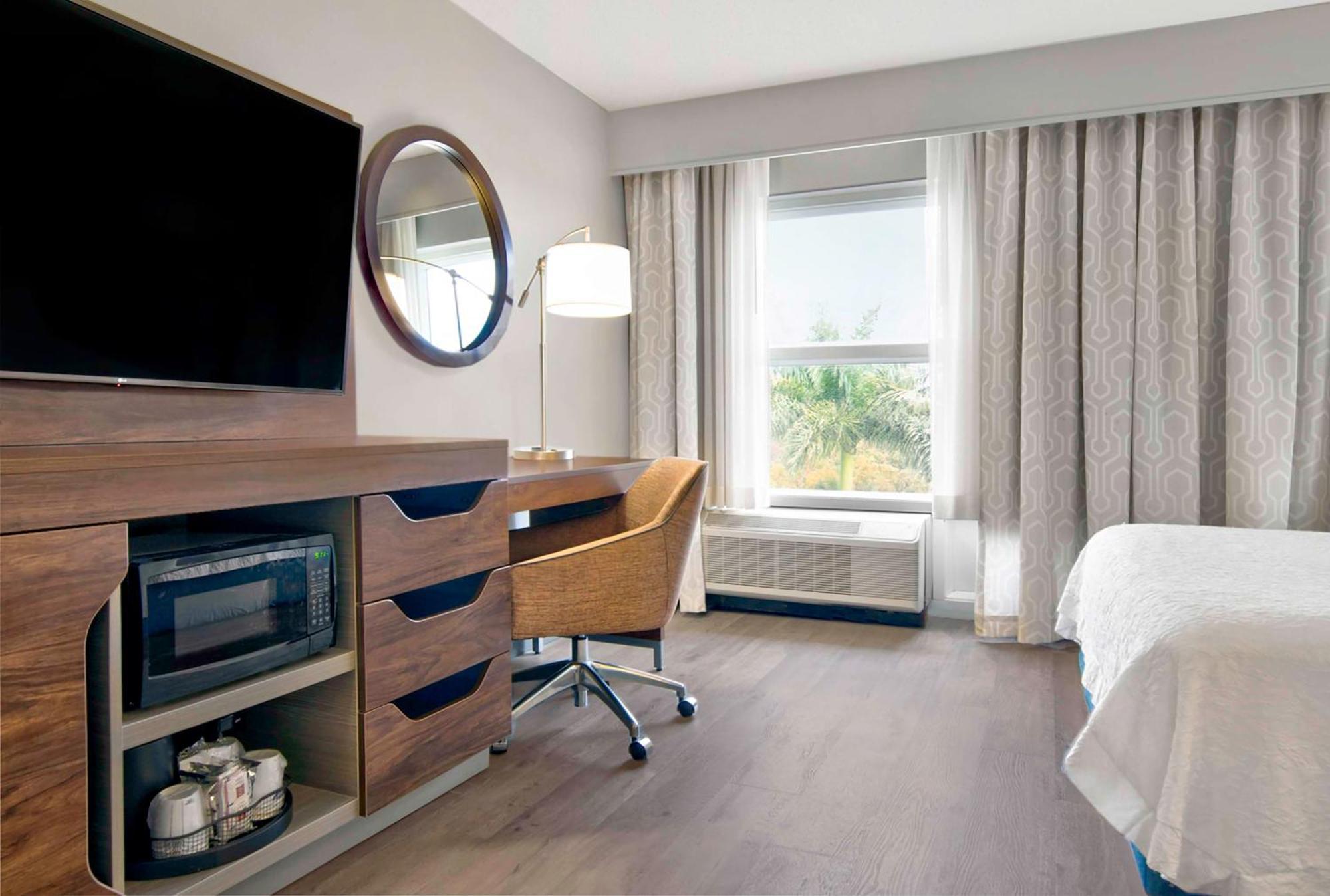 Hampton Inn Ft Lauderdale Airport North Cruise Port Fort Lauderdale Exteriör bild